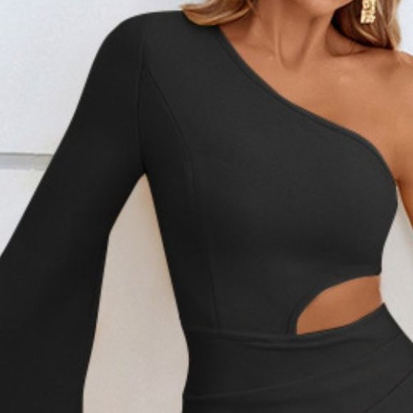 Cutout Split Flare Sleeve One-Shoulder Dress - Picture 5 of 9